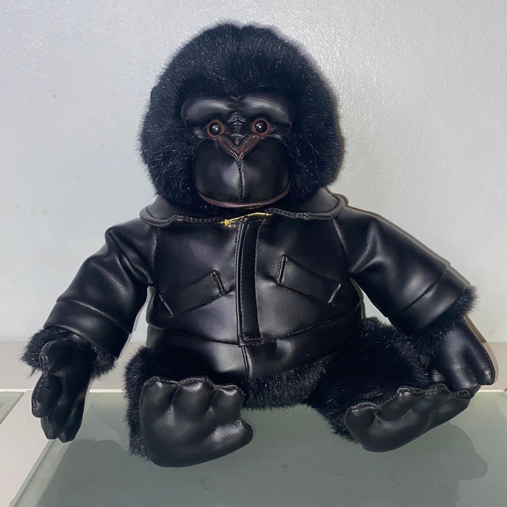 Gund 5047 Universal Studios Gorilla In Jacket Plush Soft Stuffed Animal 11"-NWT